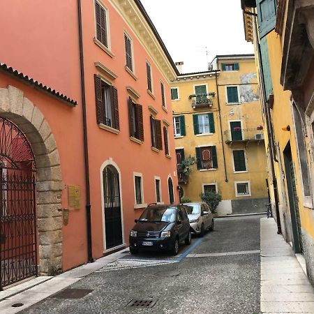 Verona'S Central Apartment Behind The Arena Buitenkant foto
