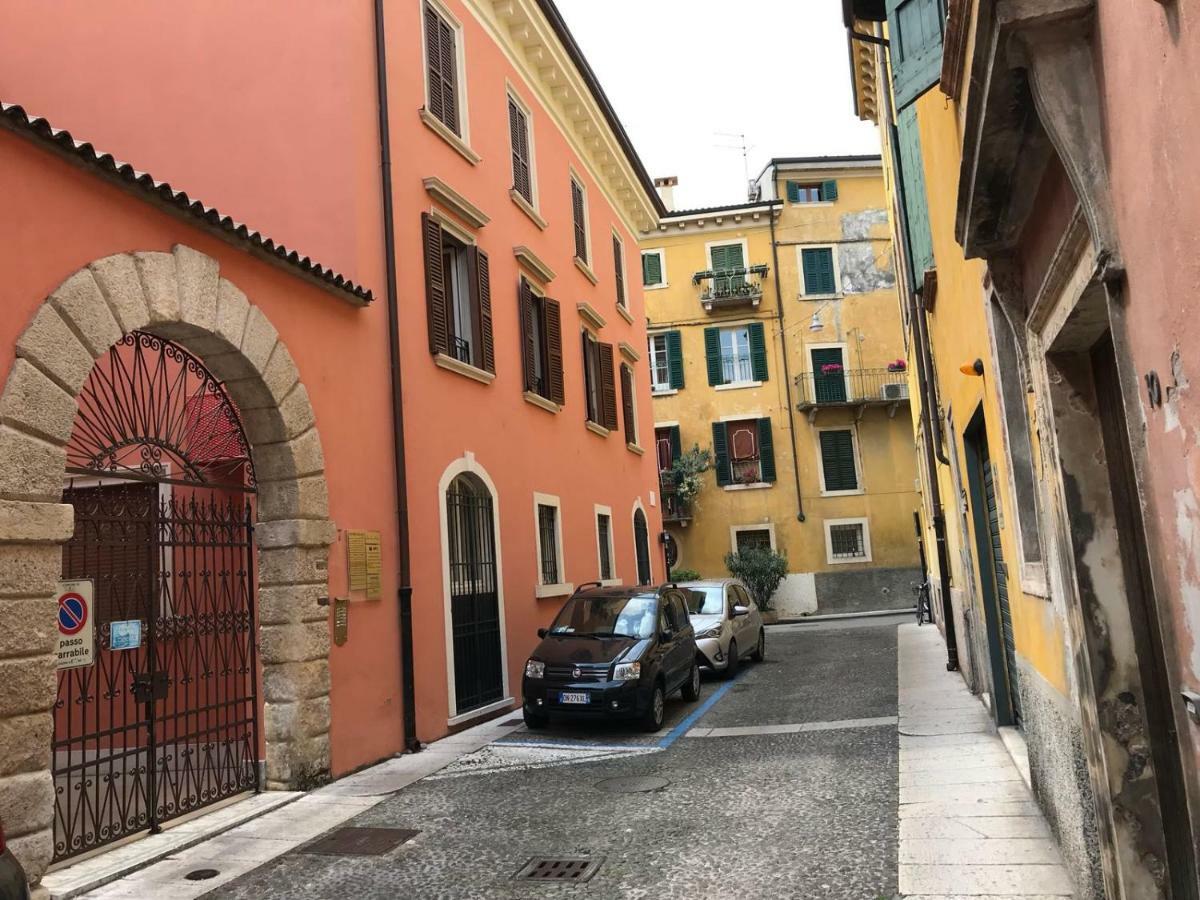 Verona'S Central Apartment Behind The Arena Buitenkant foto